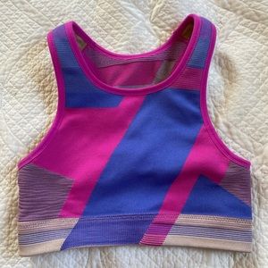 nike icon clash sports bra